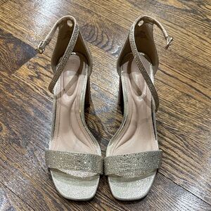 Kelly & Katie Glittering Champagne Heels  7 1/2 Wide